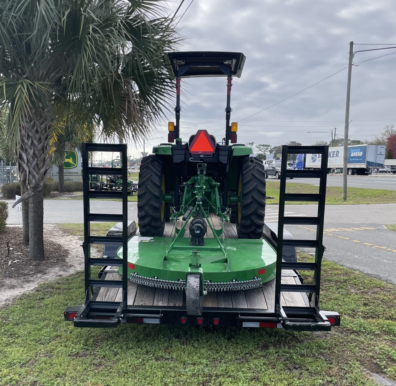 2023 John Deere 4044M Image 6