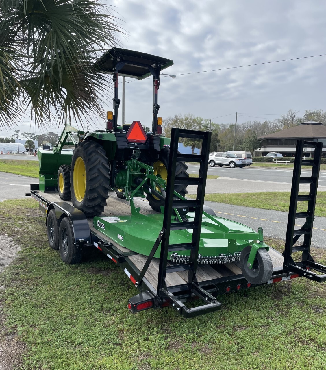 2023 John Deere 4044M Image 7