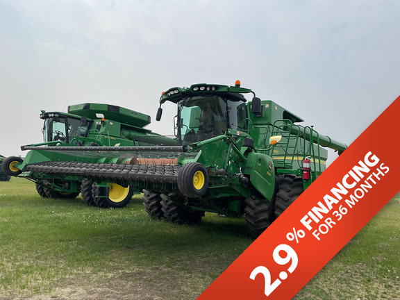 Photo of a 2013 John Deere S690