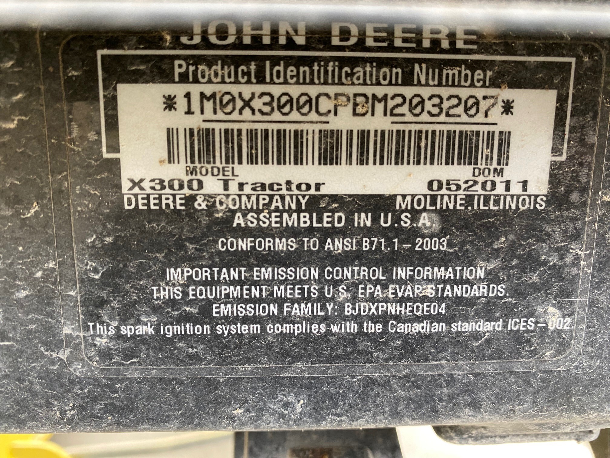 2011 John Deere X300 Lawn & Garden Tractors Kamloops, BC