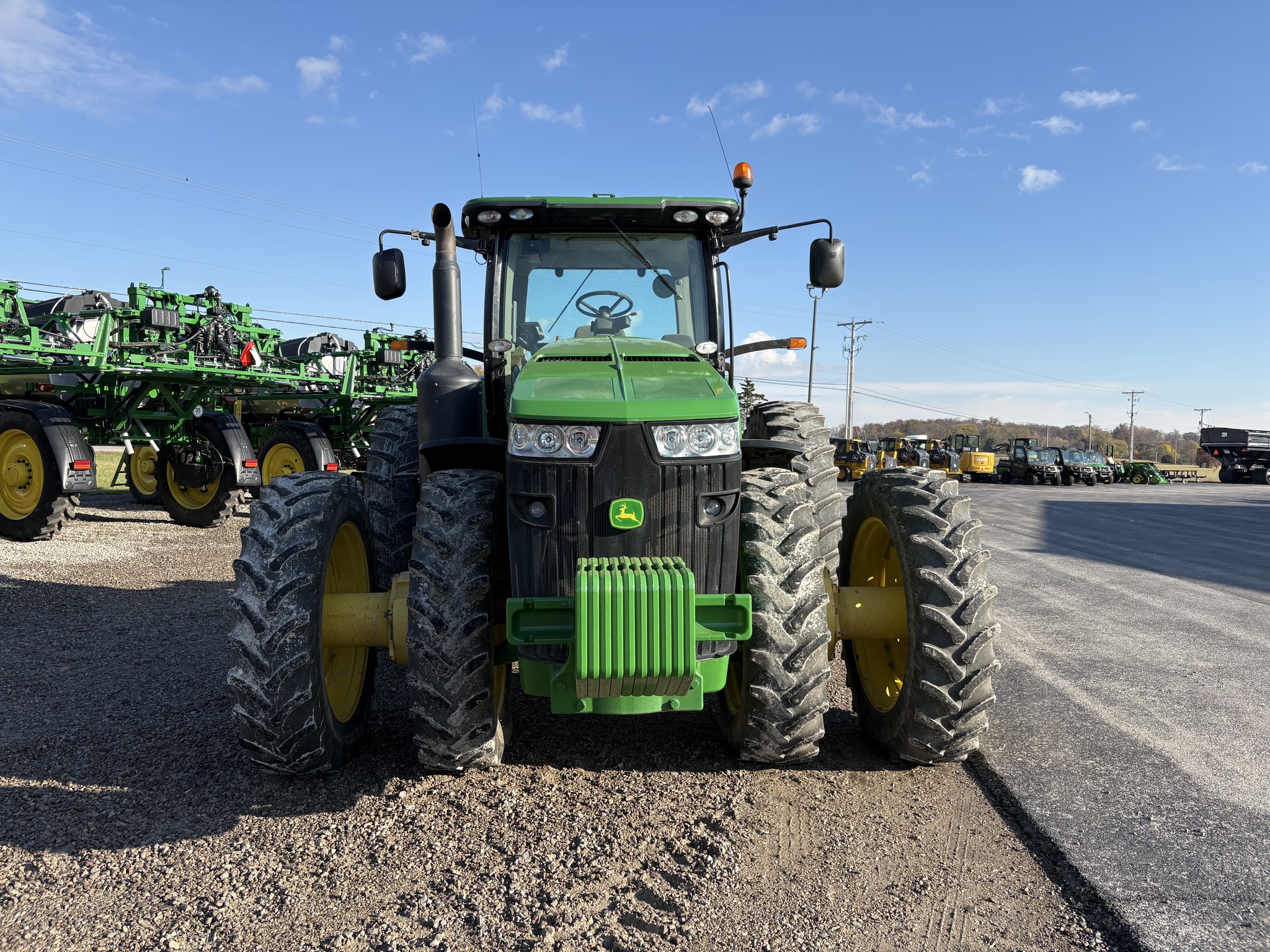 2013 John Deere 8335R Image 3