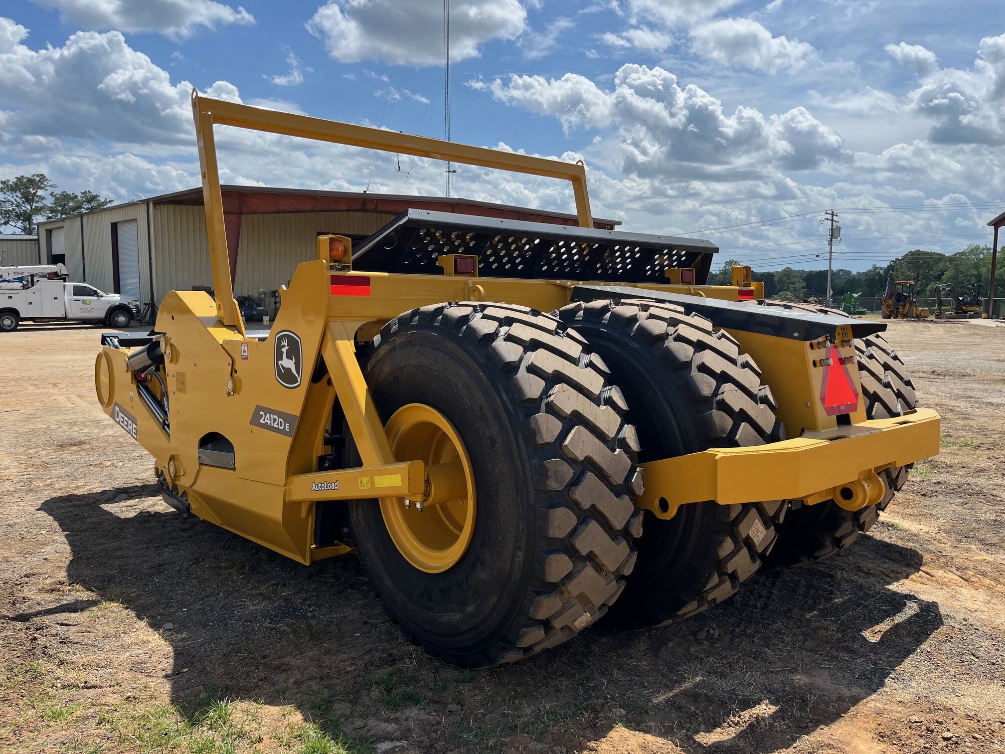 2025 John Deere 2412D E Image 5