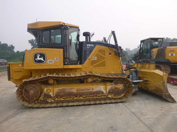 Photo of a 2024 John Deere 850L