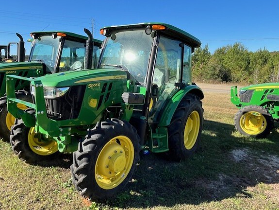 2022 John Deere 5065E Photo 2
