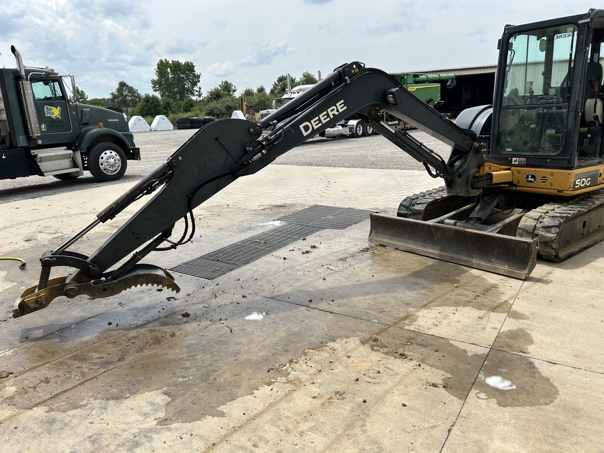 2015 John Deere 50G Image 2