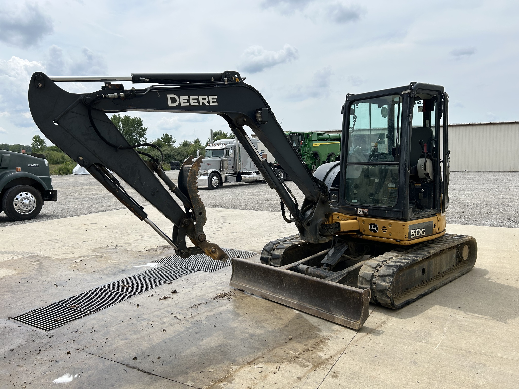 2015 John Deere 50G Image 4