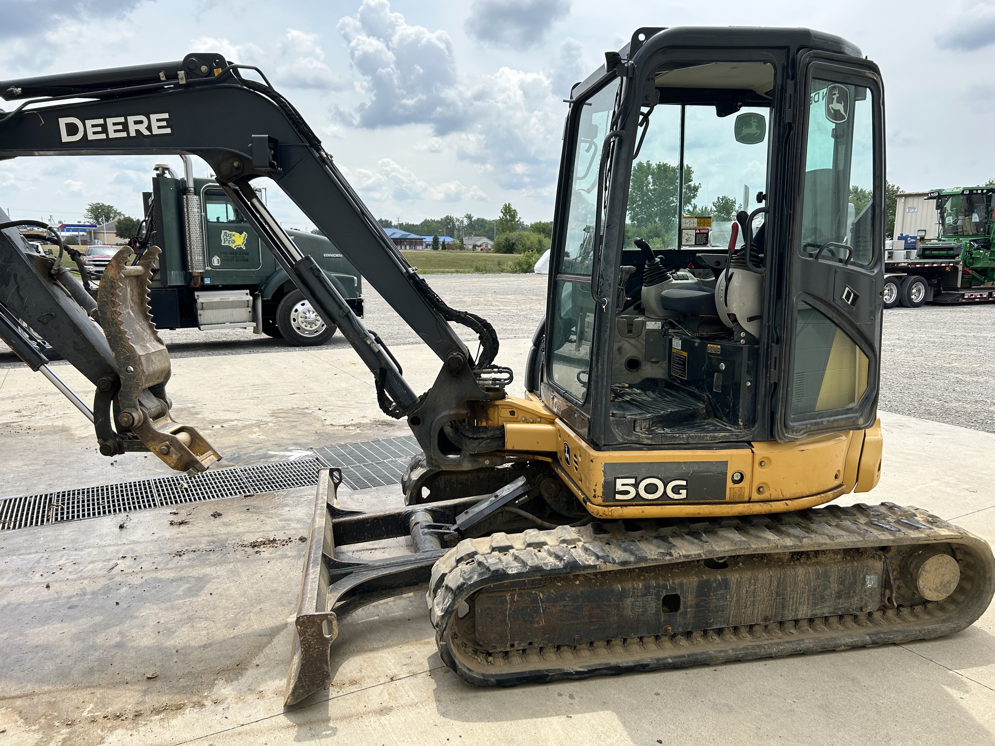 2015 John Deere 50G Image 5