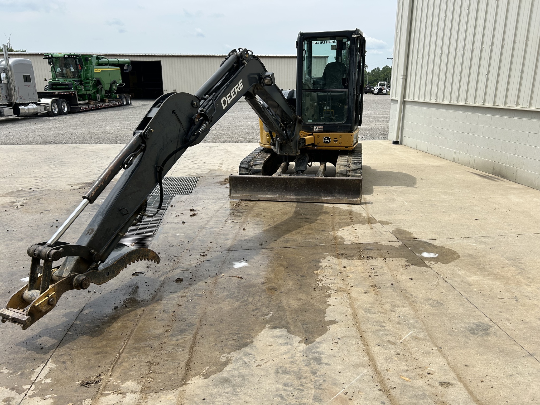 2015 John Deere 50G Image 3