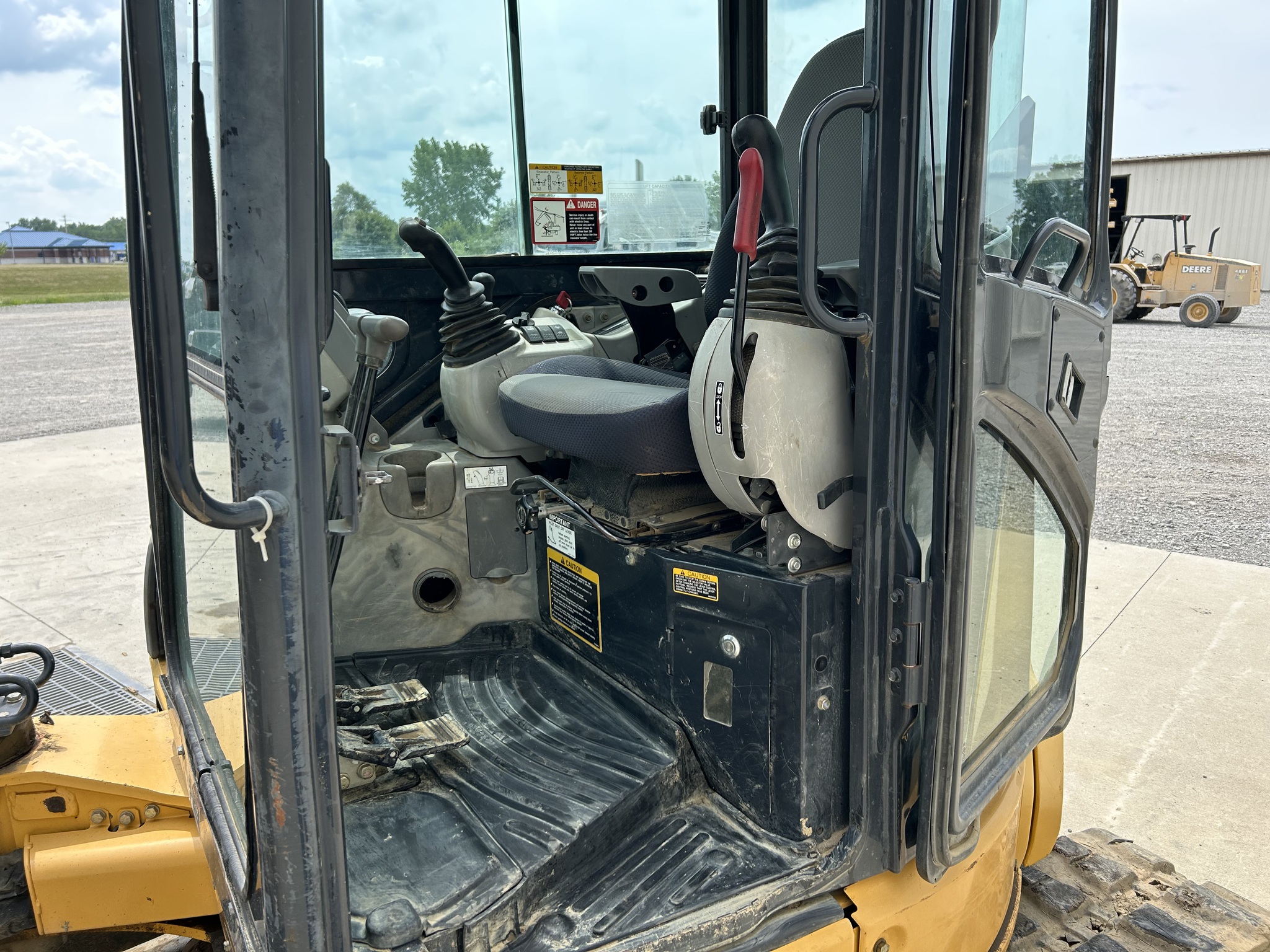 2015 John Deere 50G Image 11