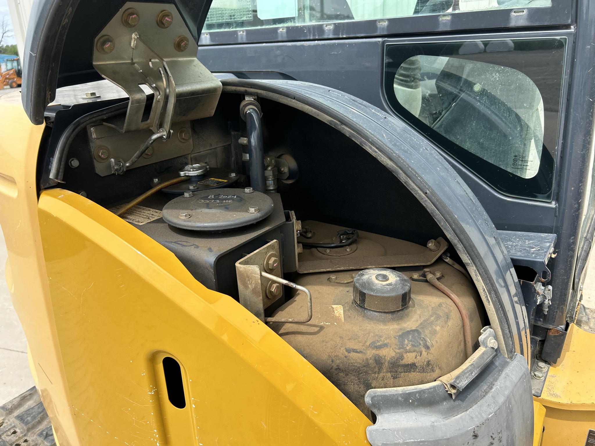 2015 John Deere 50G Image 17