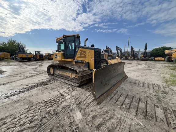 Photo of a 2023 John Deere 750L
