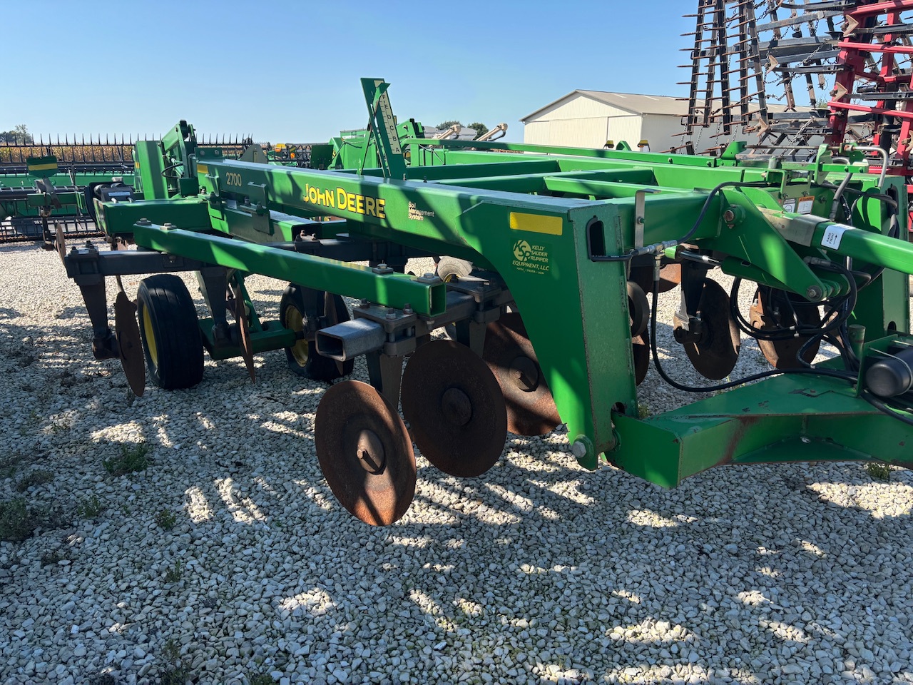  2005 John Deere 2700 at Heritage Tractor in Brimfield, IL