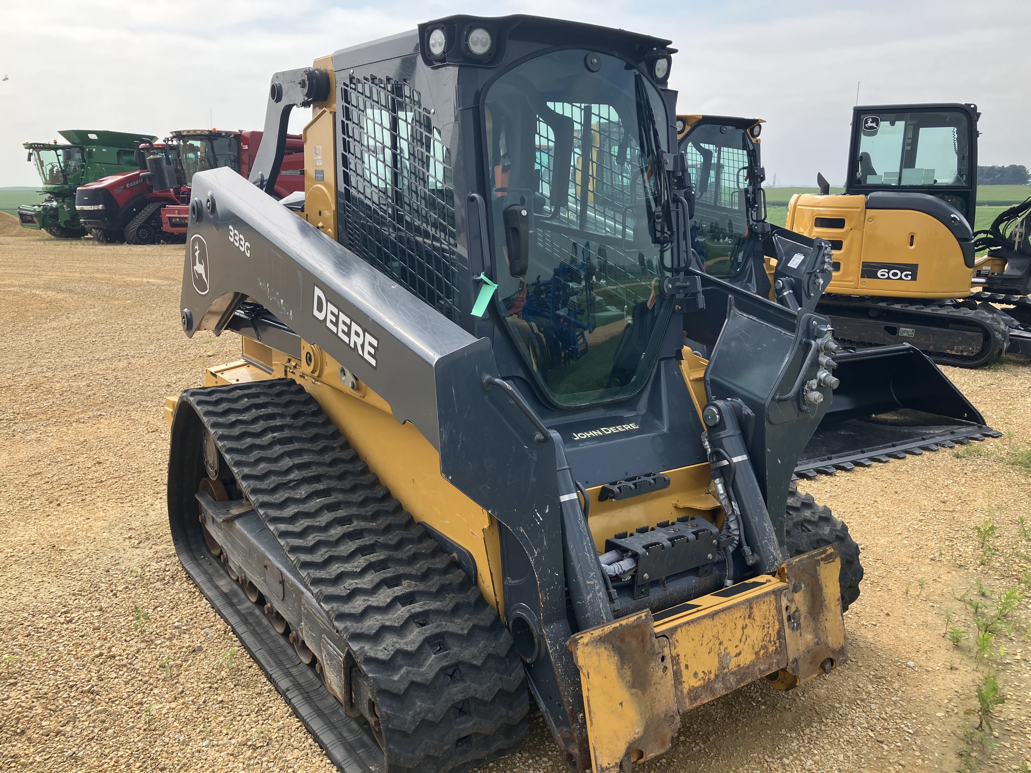 2020 John Deere 333G Image 3