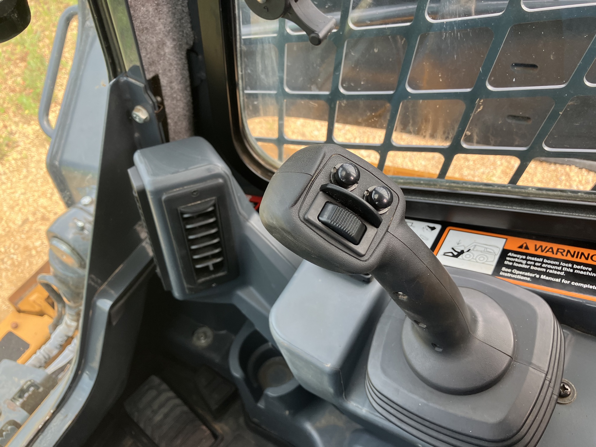 2020 John Deere 333G Image 13