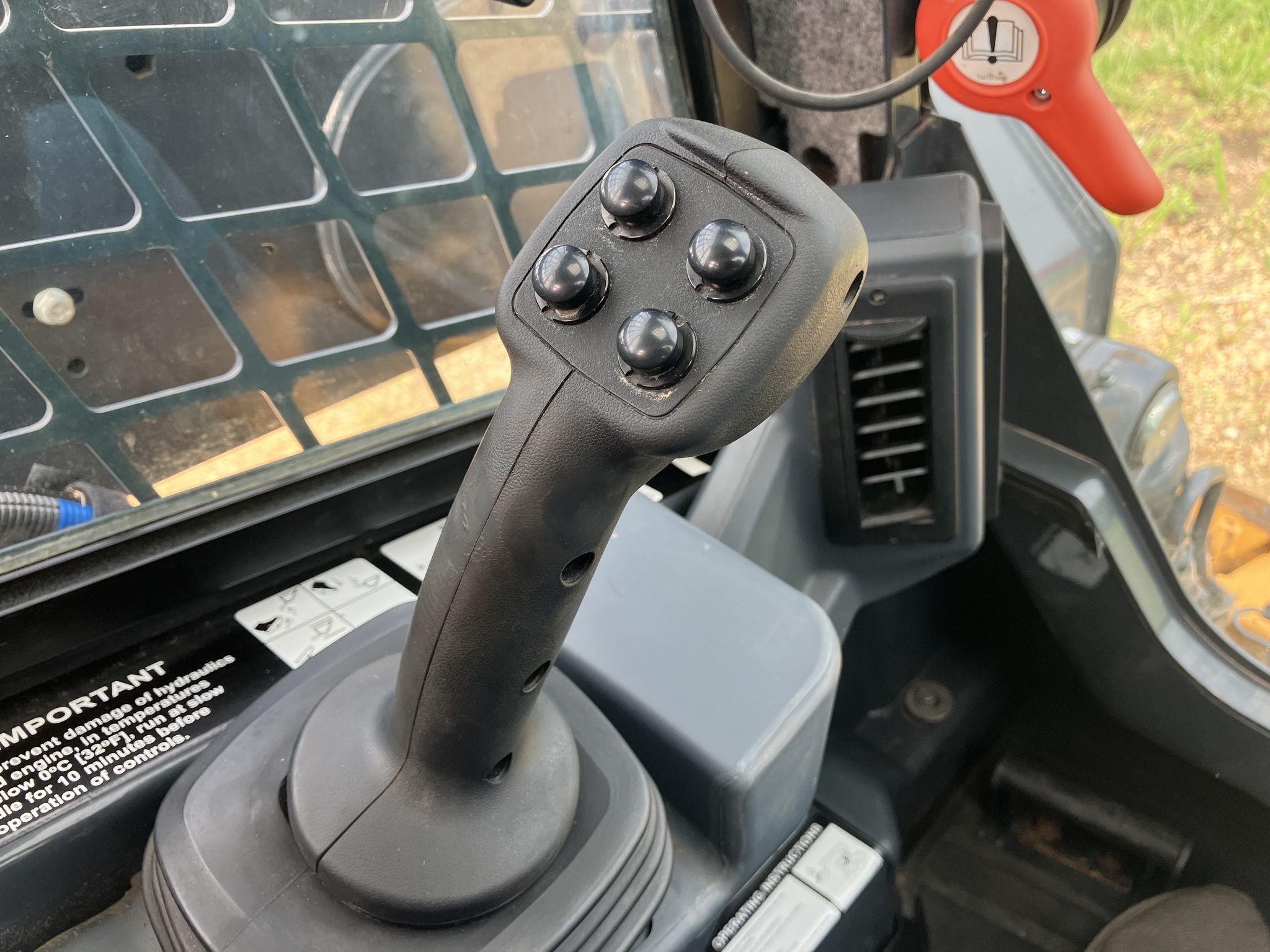 2020 John Deere 333G Image 12