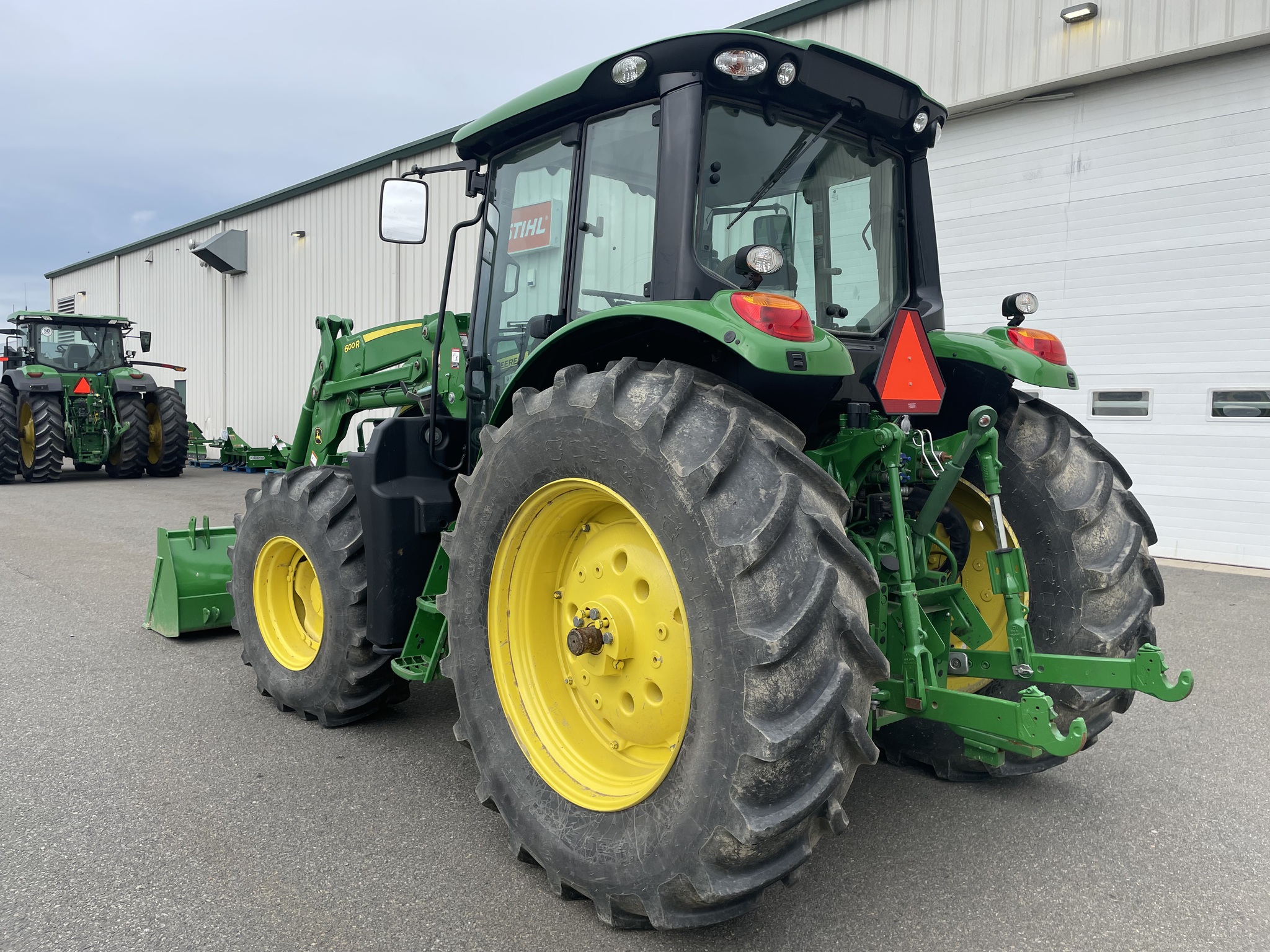 2024 John Deere 6110M Image 4