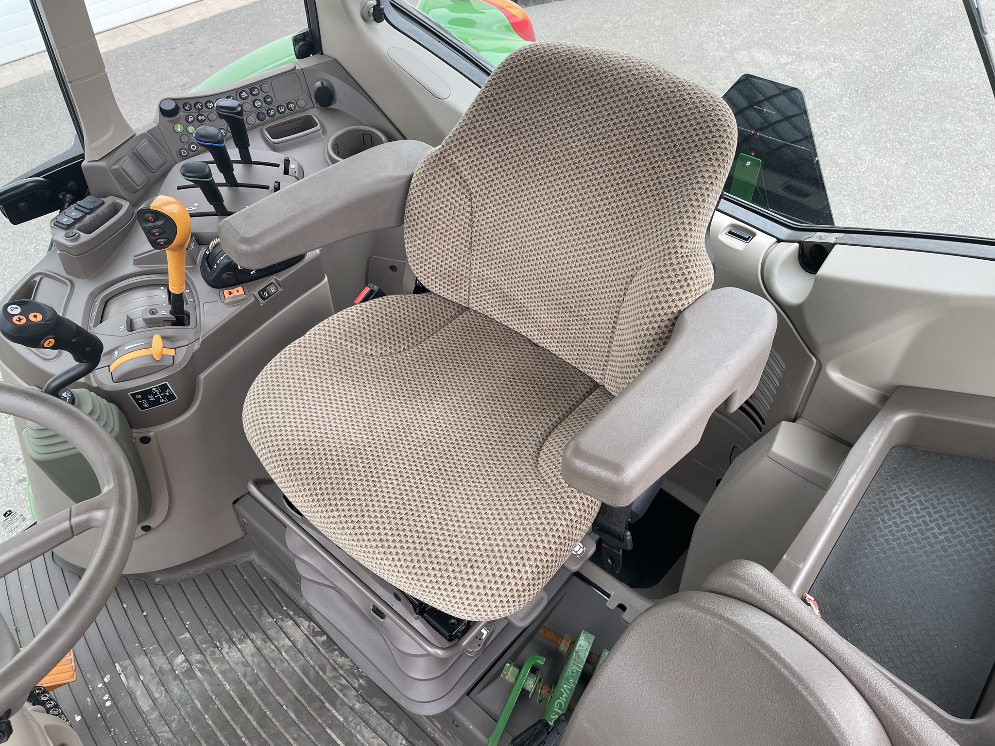 2024 John Deere 6110M Image 20