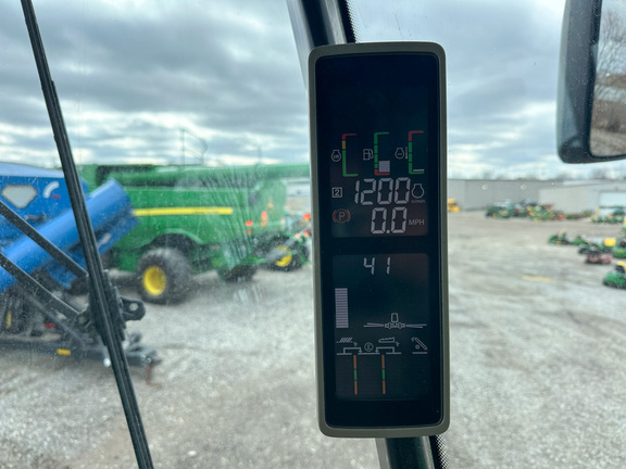 2012 John-Deere S660