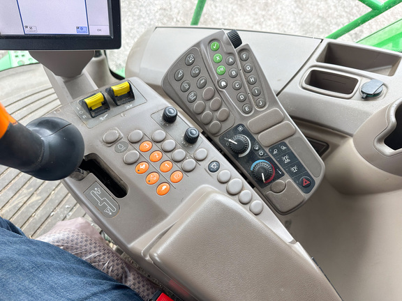 2012 John-Deere S660