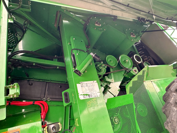 2012 John-Deere S660