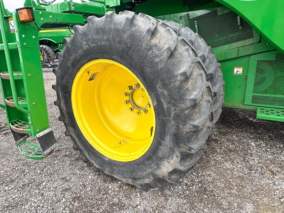 2012 John-Deere S660