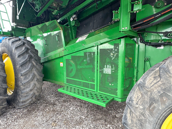 2012 John-Deere S660