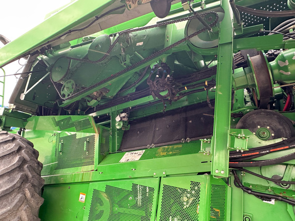 2012 John-Deere S660