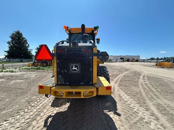 2024 John Deere 544P