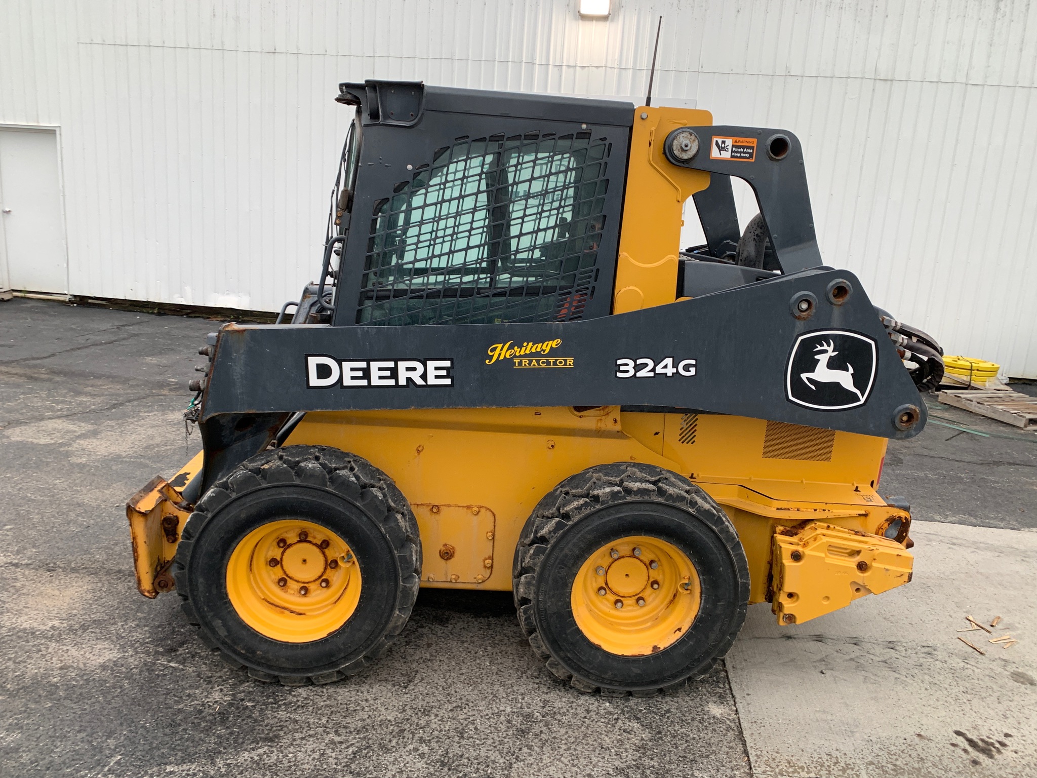  2022 John Deere 324G at Heritage Tractor in Smithville, MO