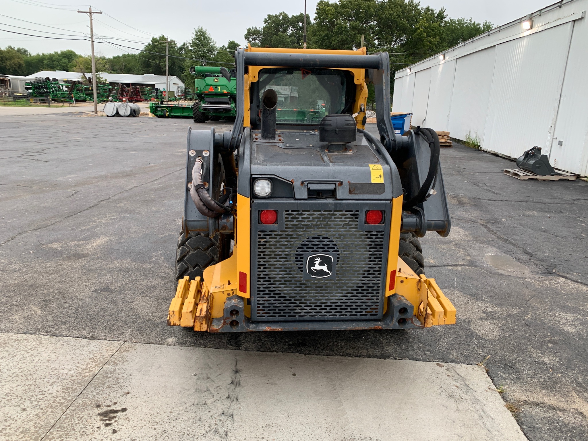  2022 John Deere 324G at Heritage Tractor in Smithville, MO