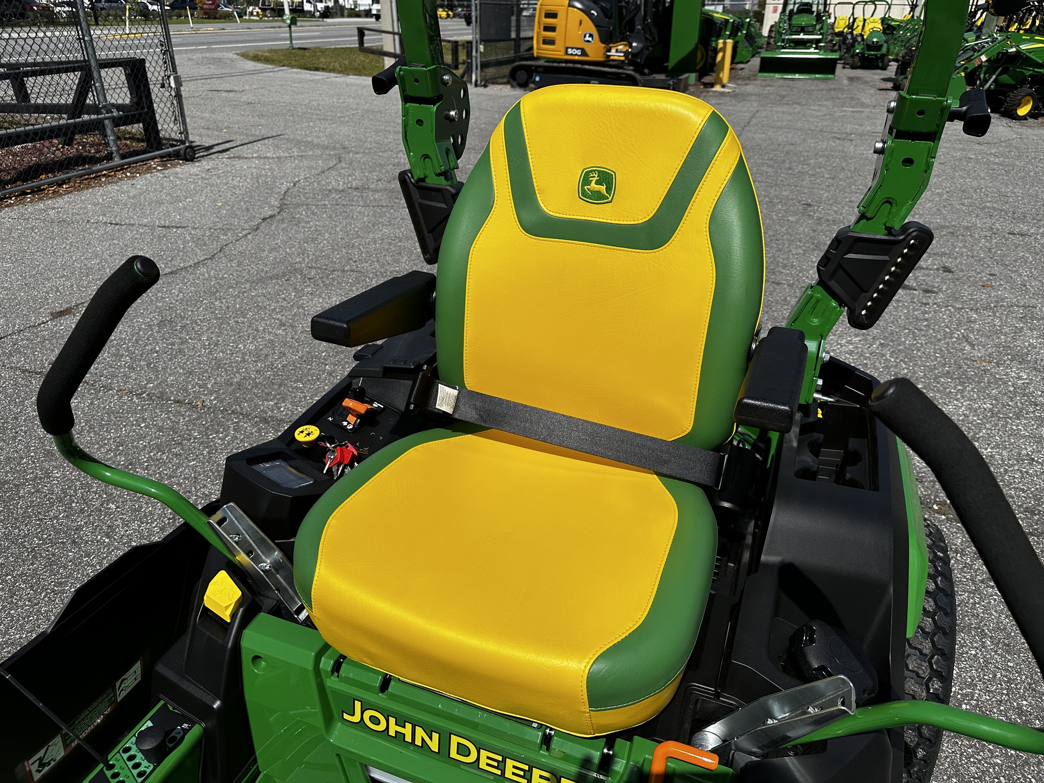 2025 John Deere Z530R Image 9