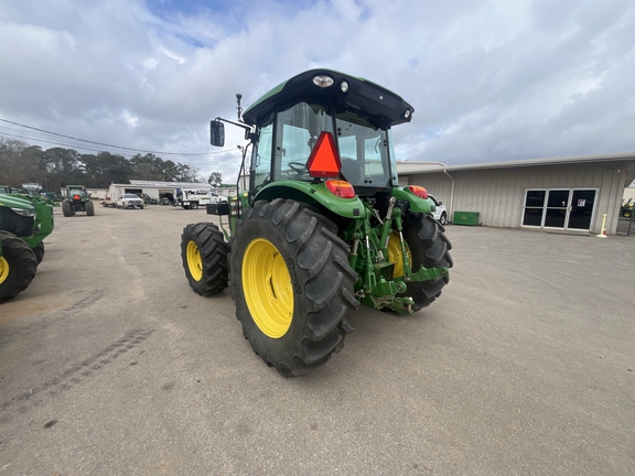 2023 John Deere 5105M Photo 4