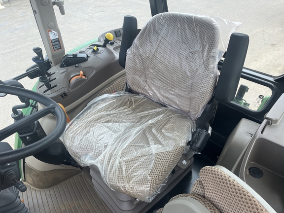 2023 John Deere 5105M Photo 2