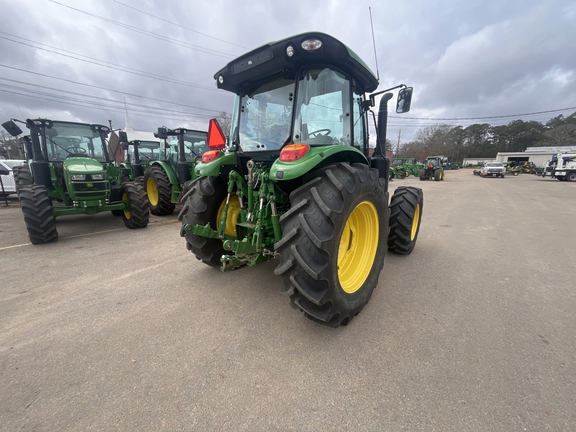 2023 John Deere 5105M Photo 10