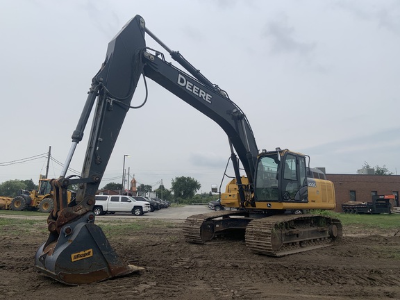 2017 John Deere 300G LC