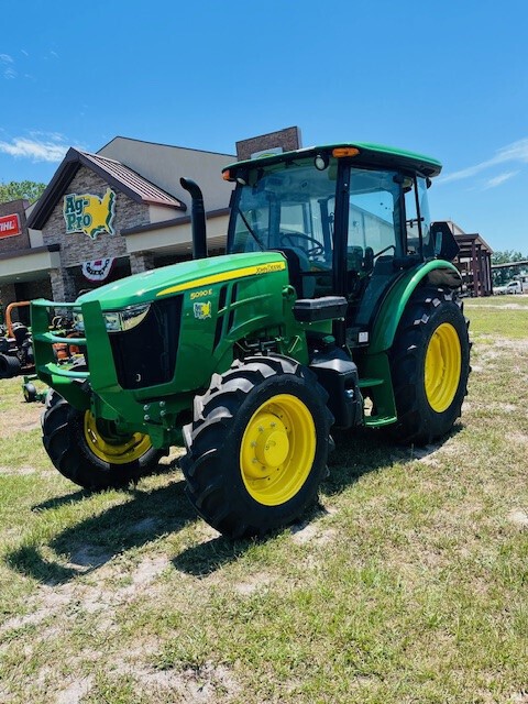 2025 John Deere 5090E Image 1