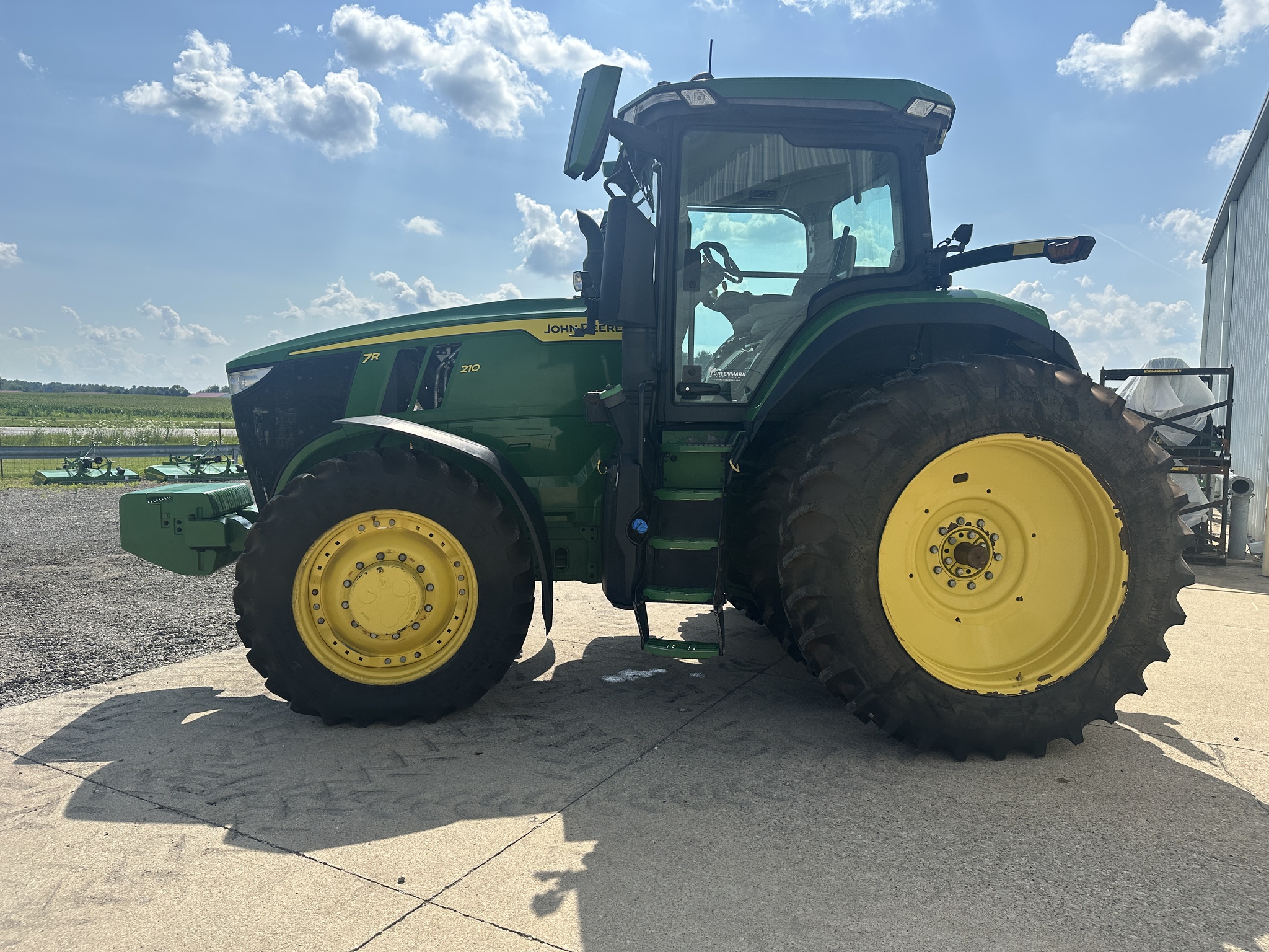 2021 John Deere 7R 210 Image 3