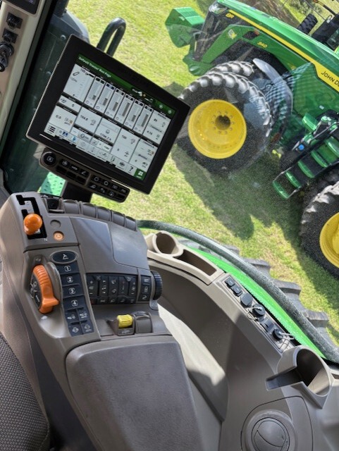 2022 John Deere 8R 280 Image 8