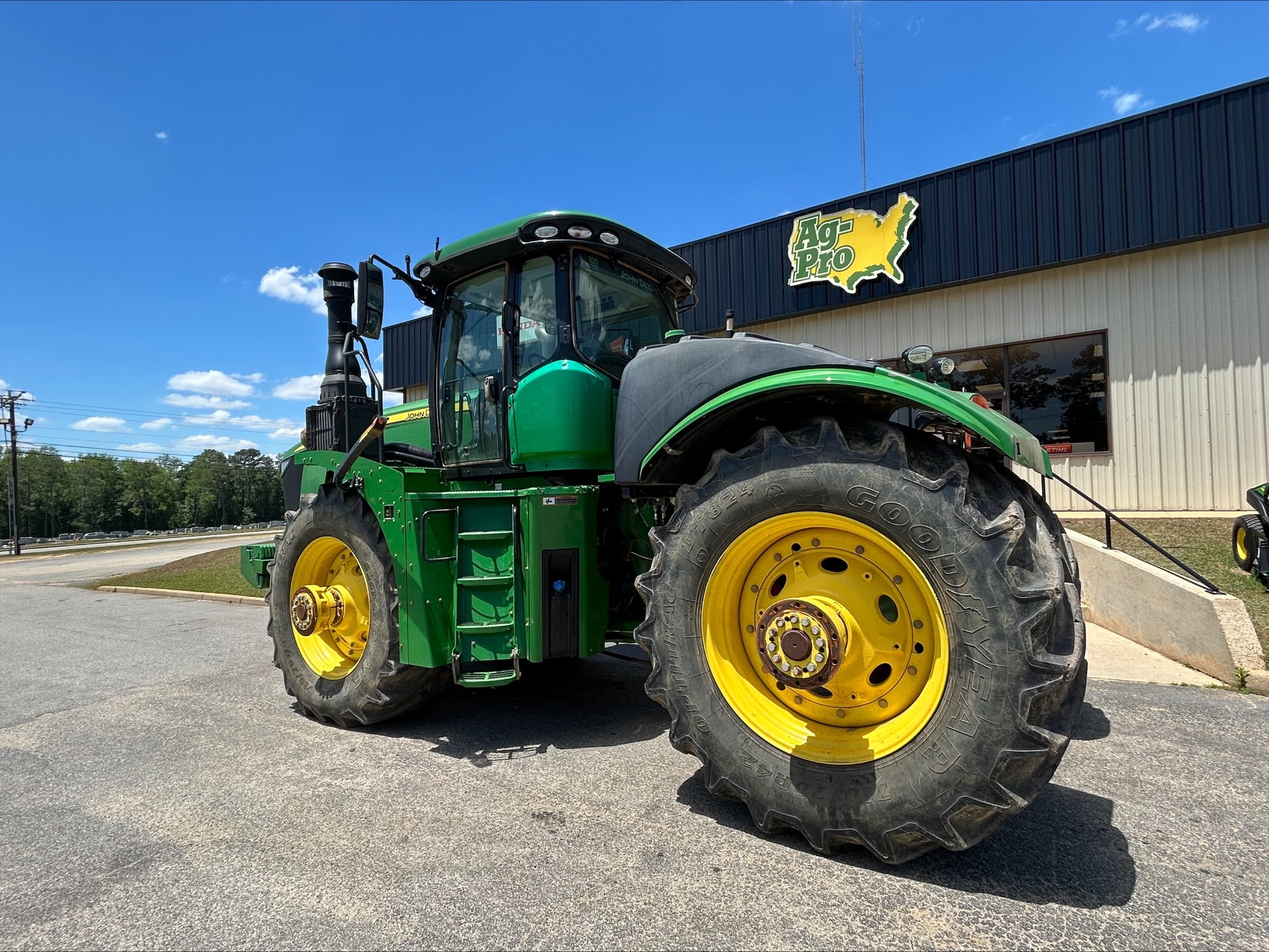2018 John Deere 9520R Image 2
