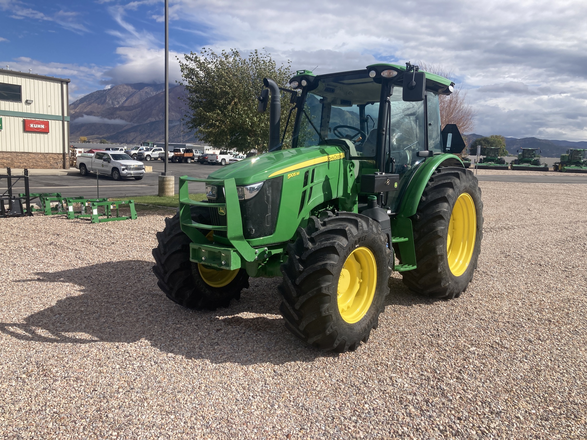 2024 John Deere 5105M Image 1