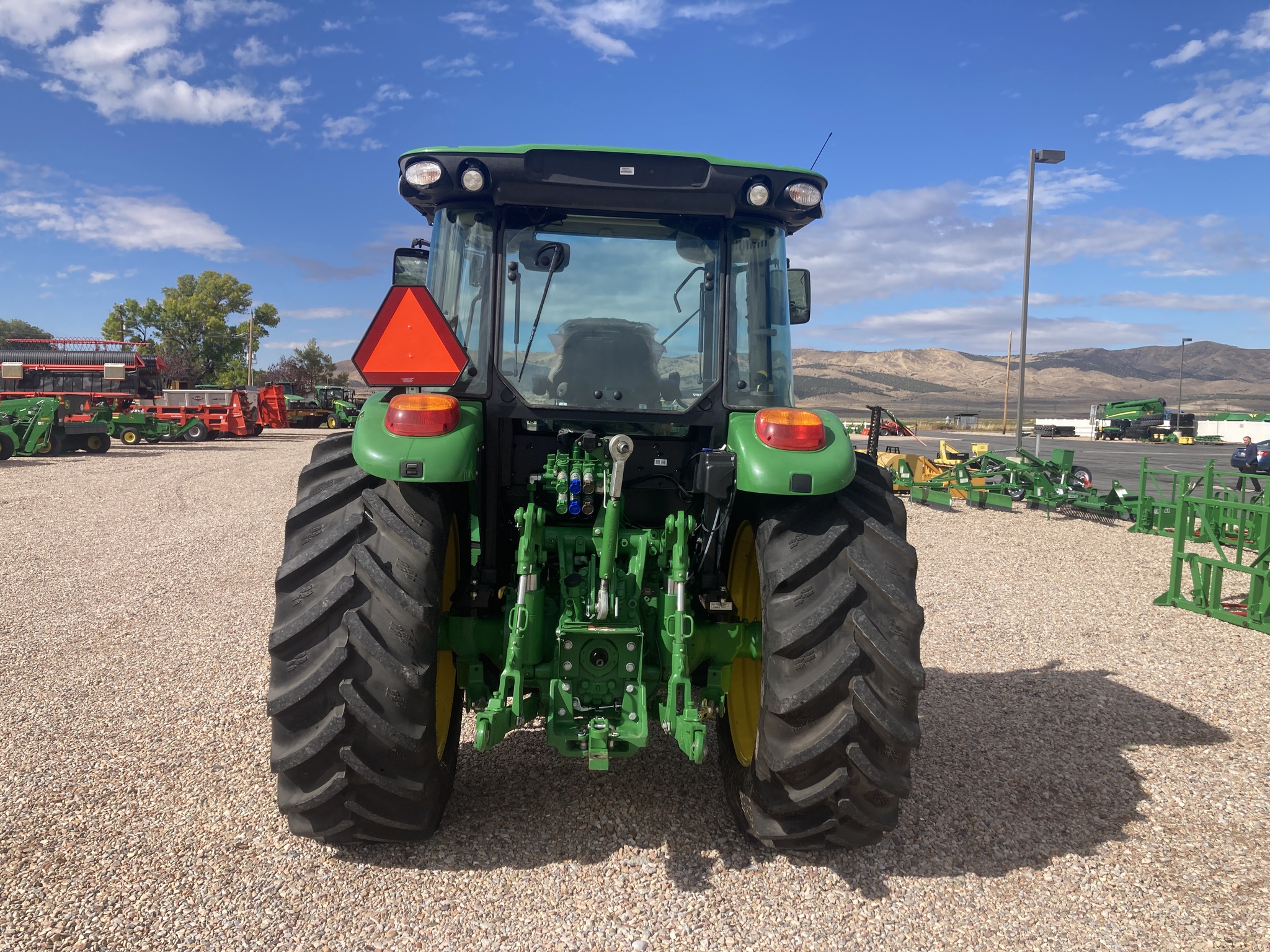 2024 John Deere 5105M Image 4