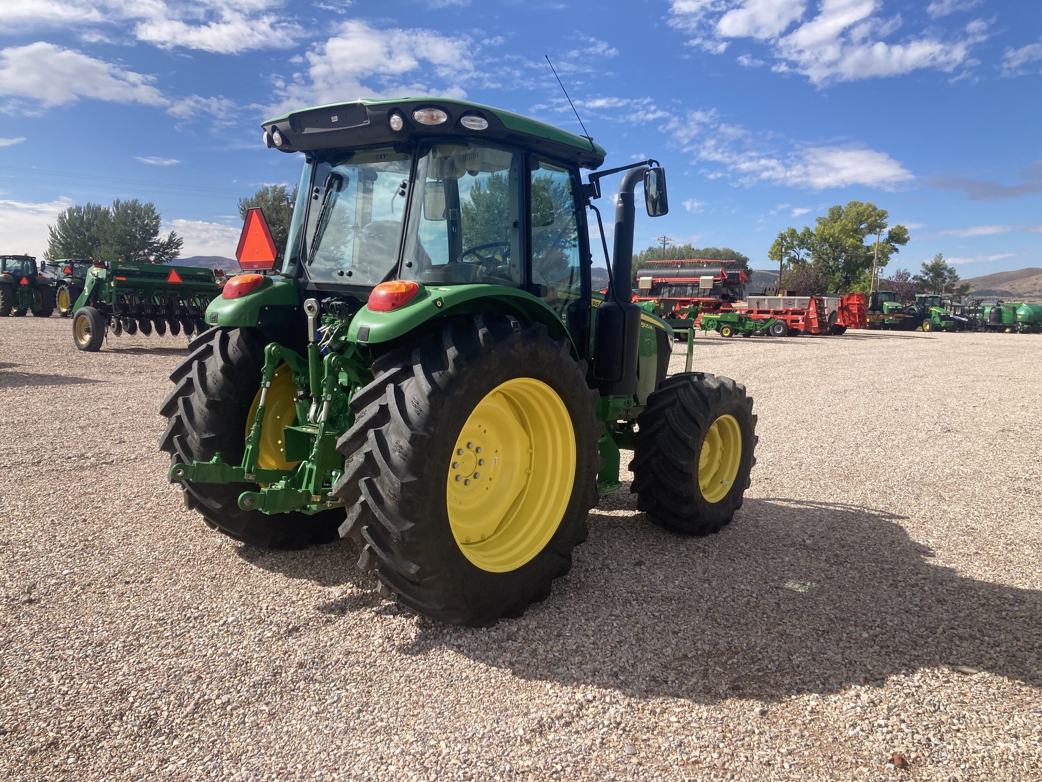 2024 John Deere 5105M Image 5