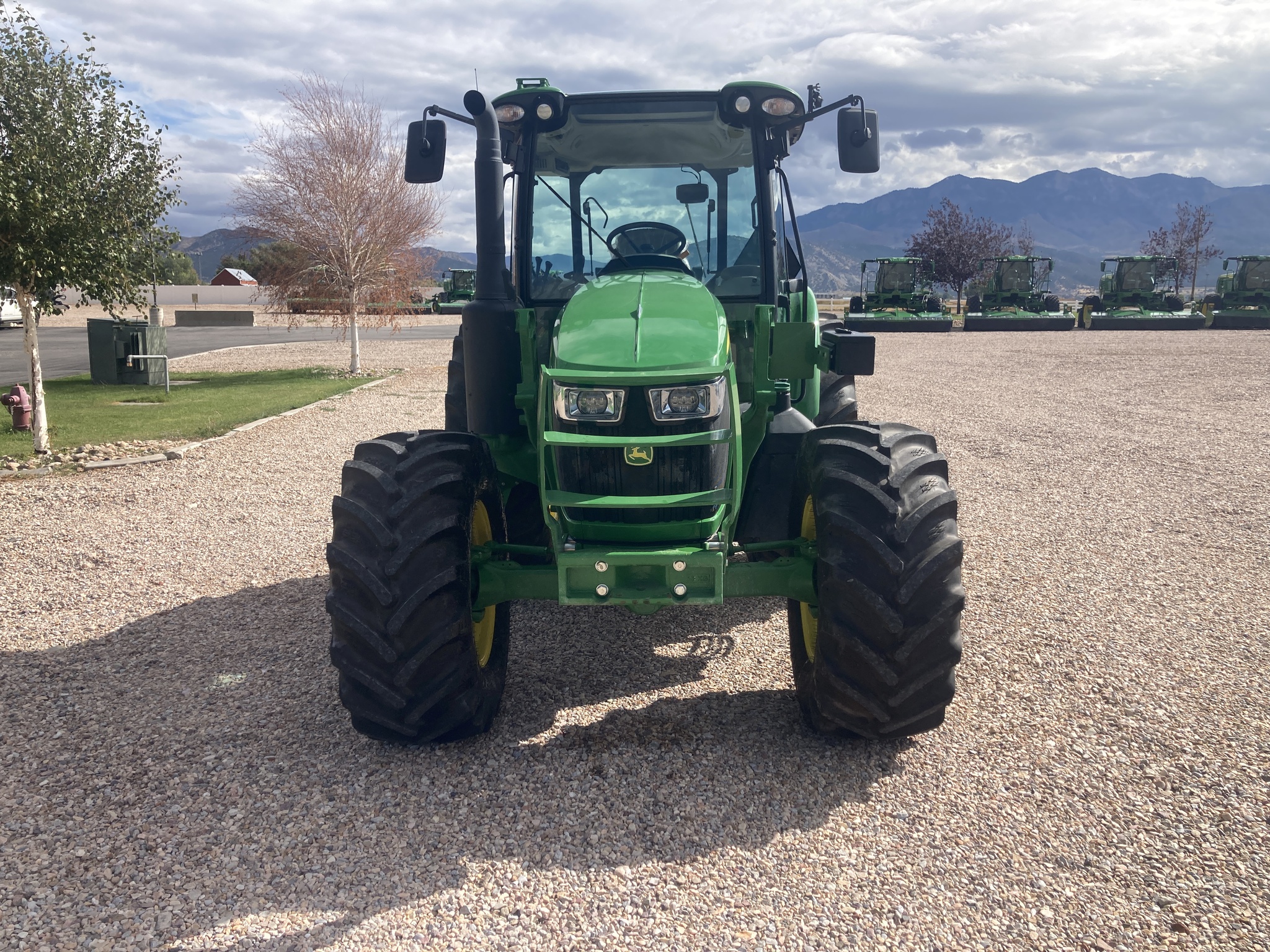 2024 John Deere 5105M Image 8