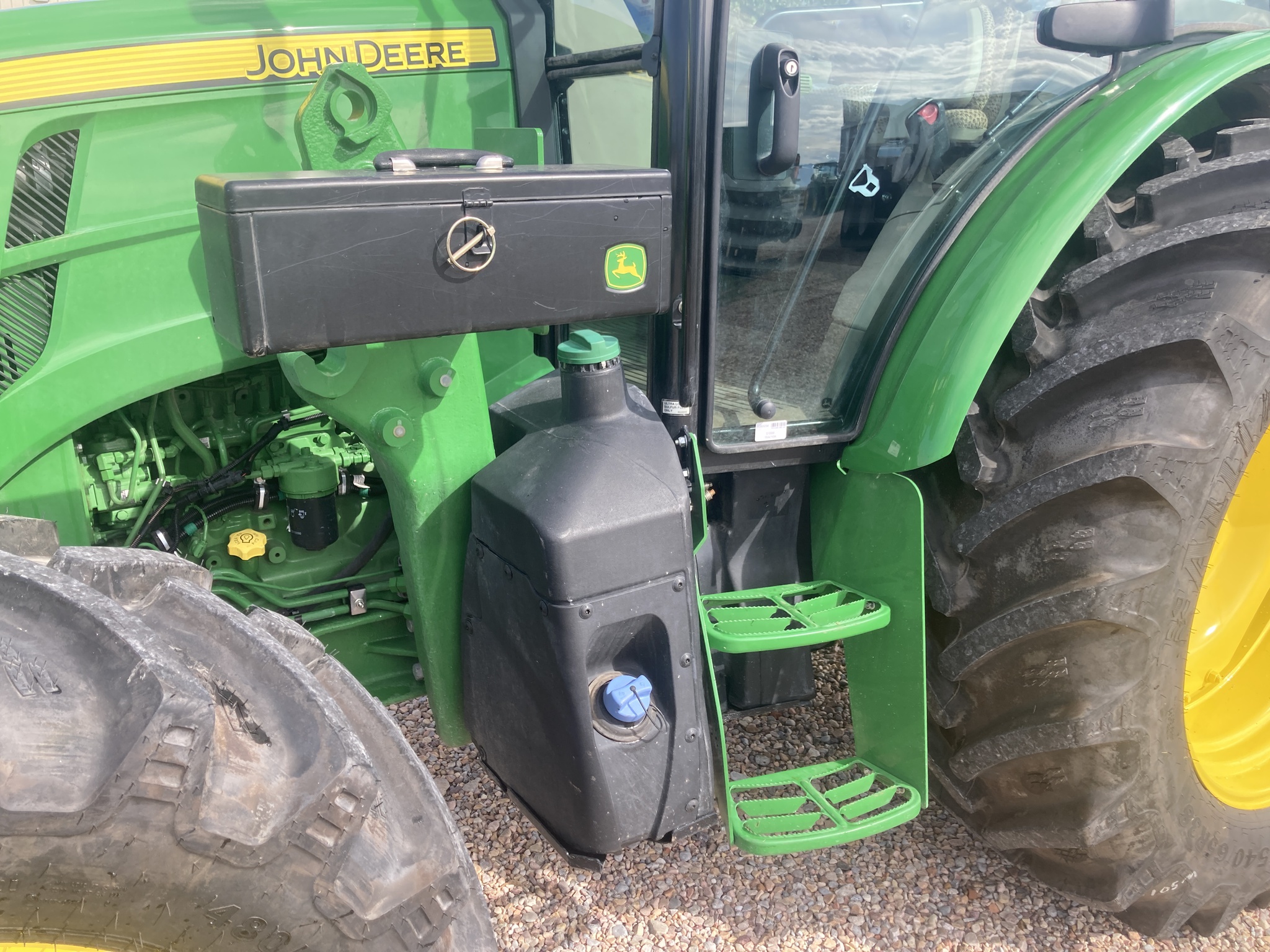 2024 John Deere 5105M Image 12