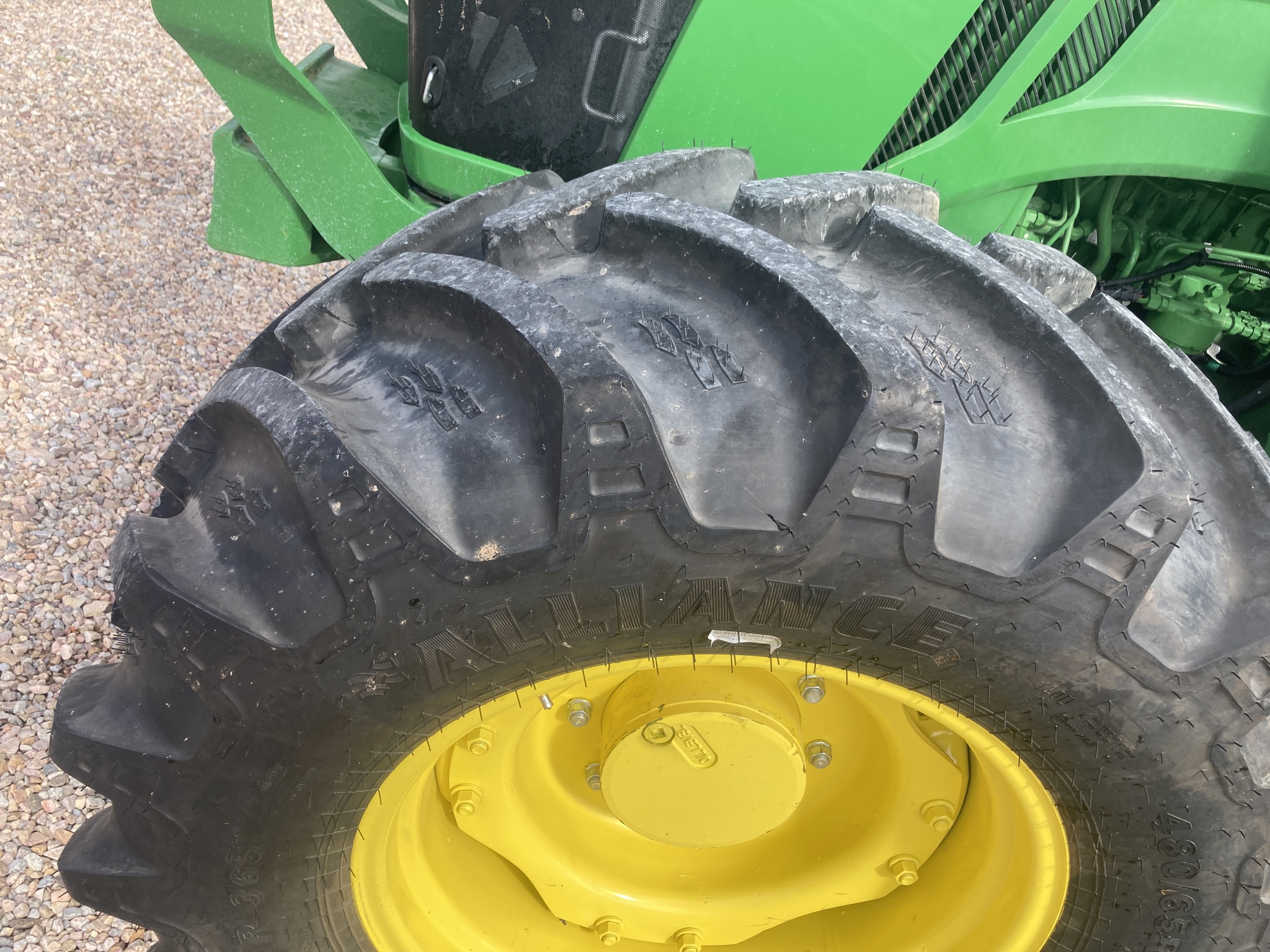 2024 John Deere 5105M Image 16