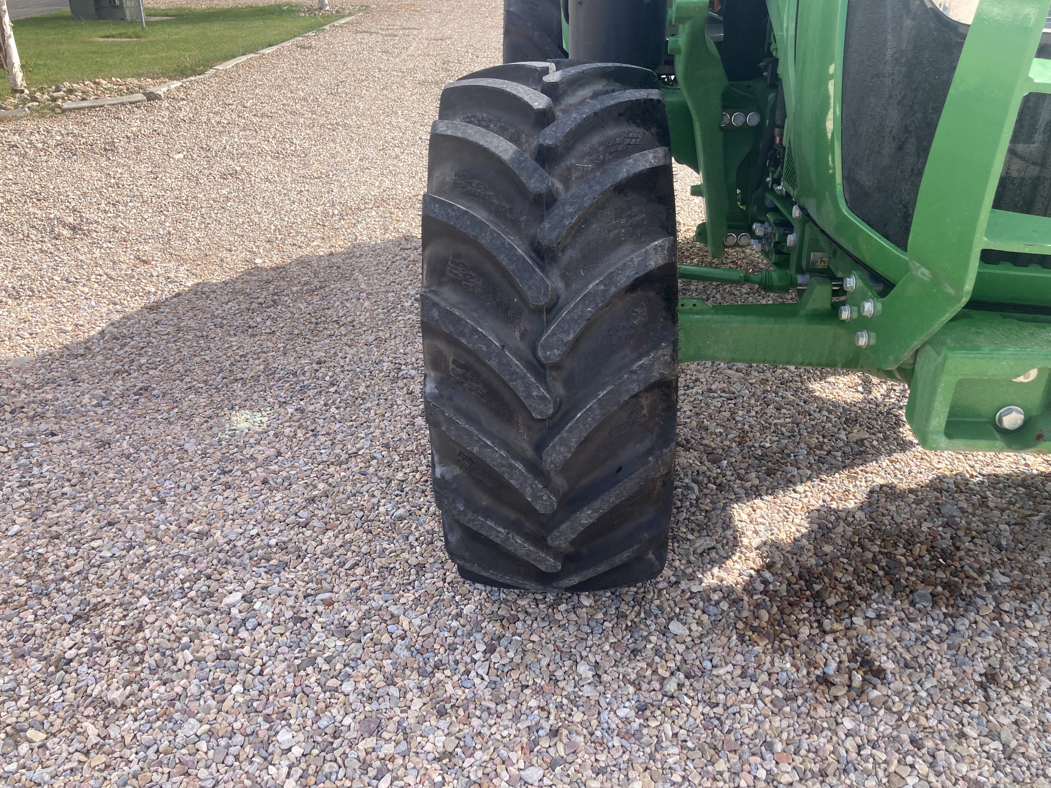 2024 John Deere 5105M Image 18