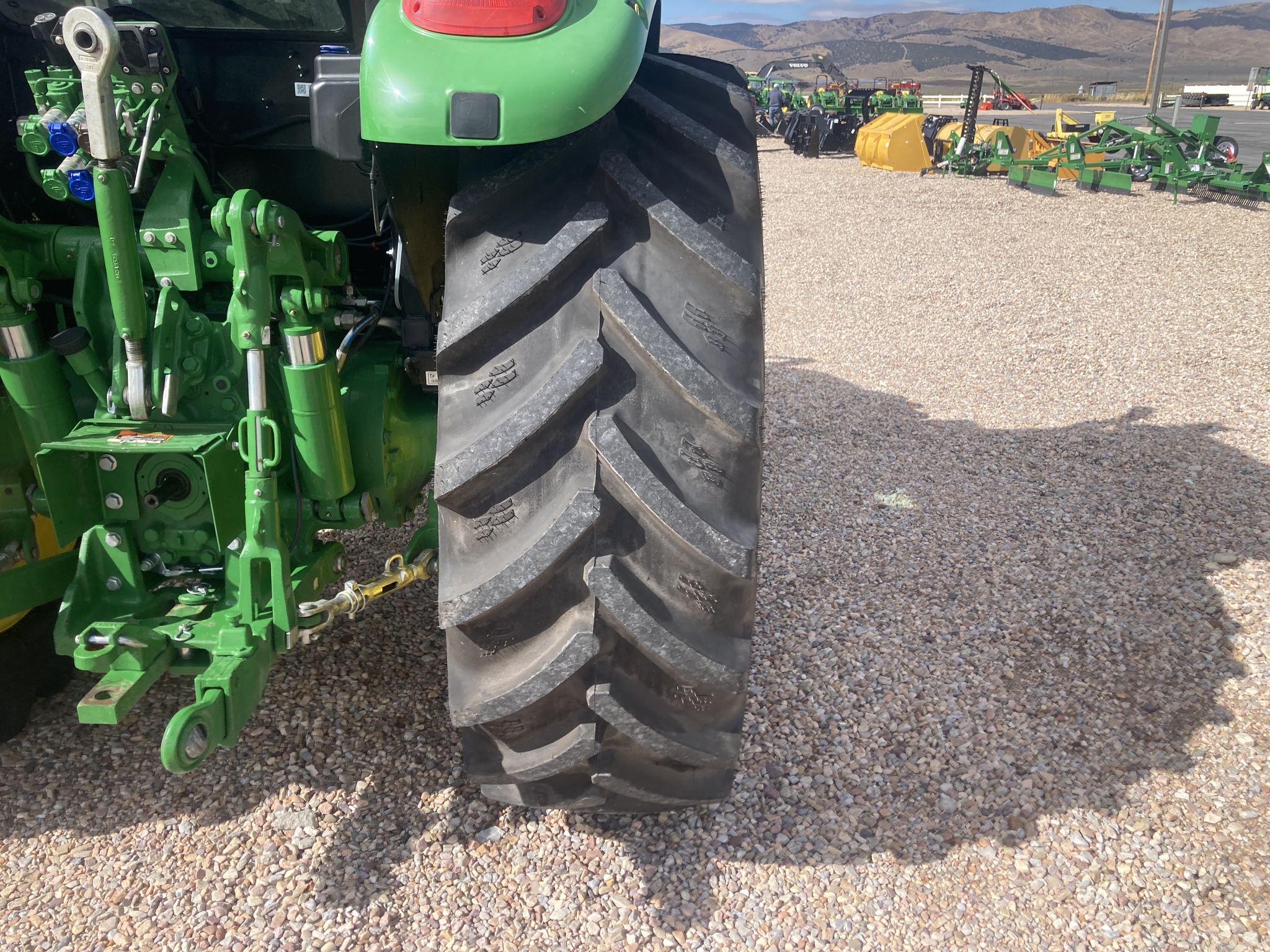 2024 John Deere 5105M Image 21