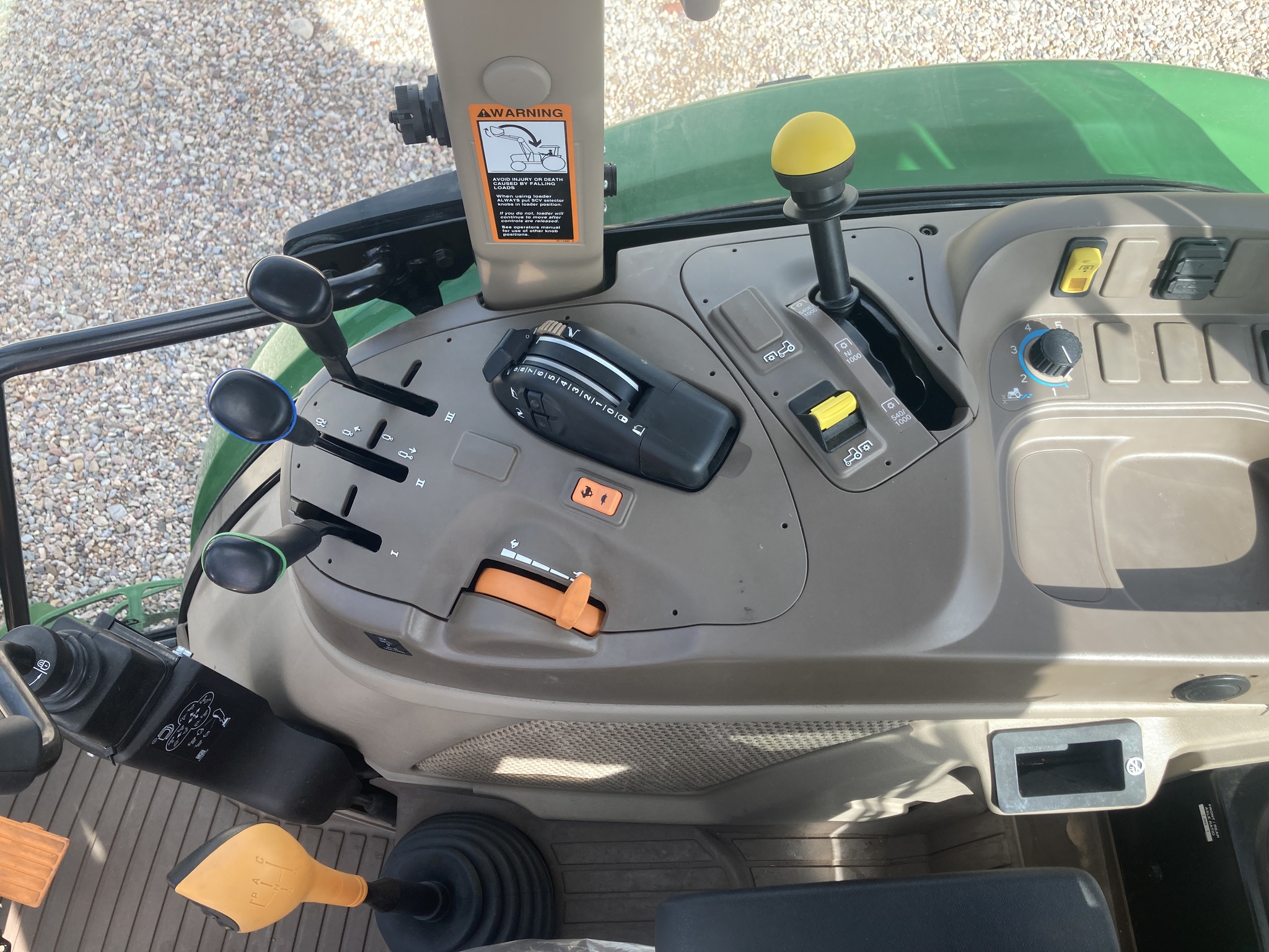 2024 John Deere 5105M Image 30