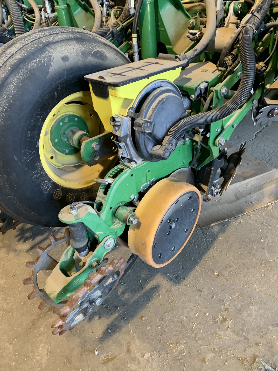 2018 John Deere 1775NT Image 18