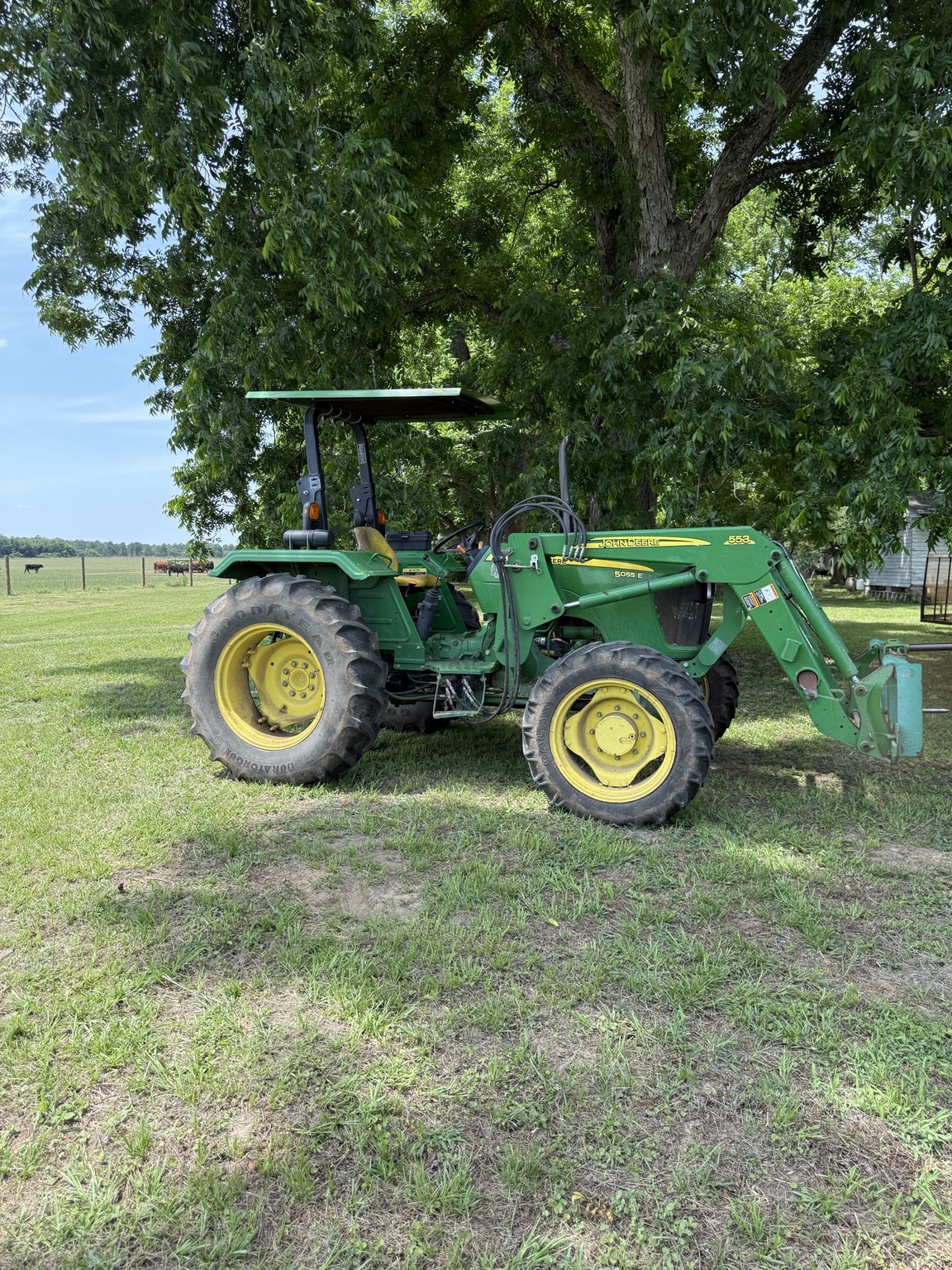 2014 John Deere 5055E Image 1